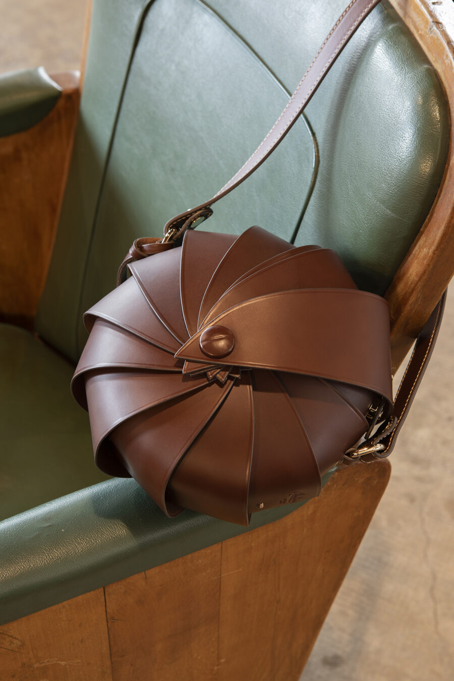 Golden Calf Leather Bag Opera - Image 5